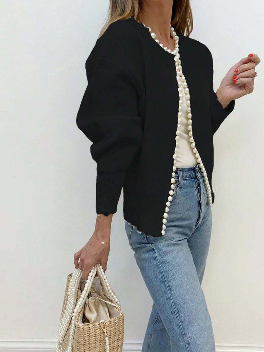Elvira – Stickad Cardigan med Pärldetaljer