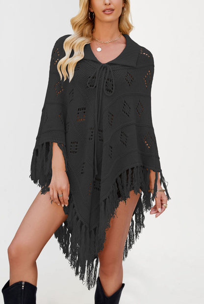 Elina – Stickad Poncho med Fransar